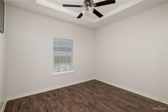 Building Photo - 14 E St