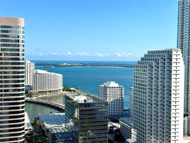 Building Photo - 68 SE 6th St