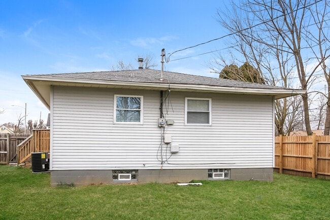 Building Photo - 241 Southard Dr