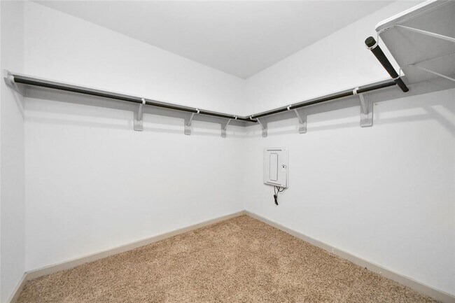 Building Photo - 14734 Sweetwater Dr
