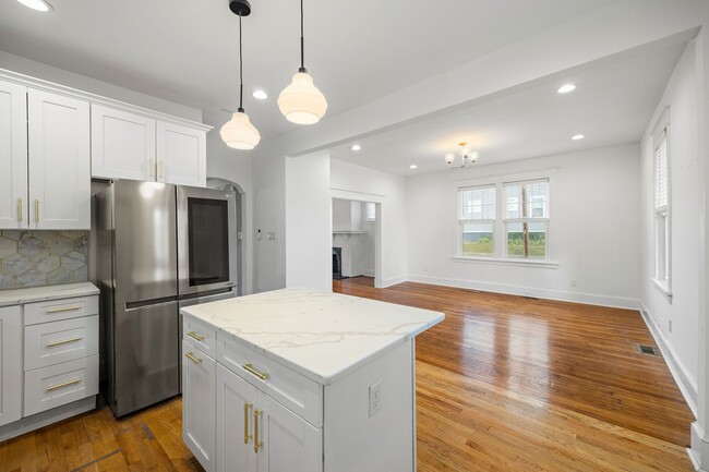 Building Photo - Spacious Corner-Lot Home on Carolina Ave