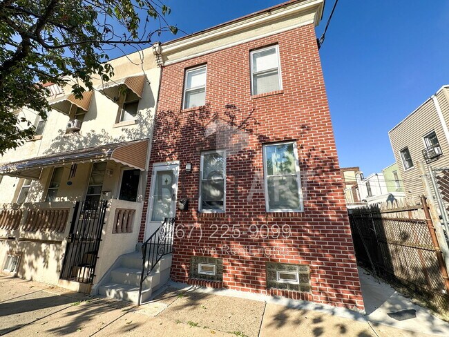 Building Photo - 1867 E Wensley St