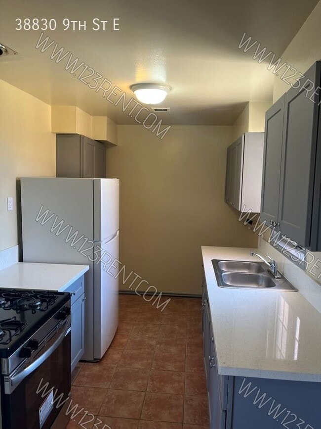 Building Photo - 38830 9th St E