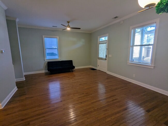 Building Photo - 305 E Henry St