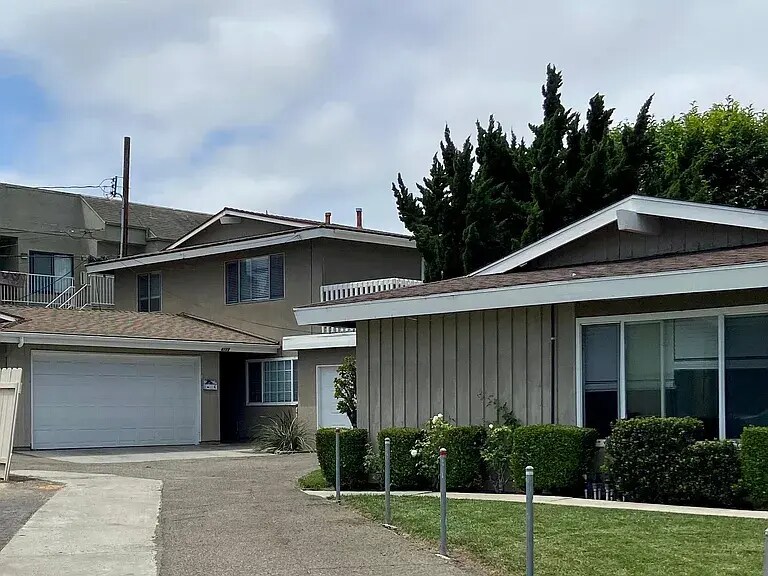 Front - 8122 Michael Dr