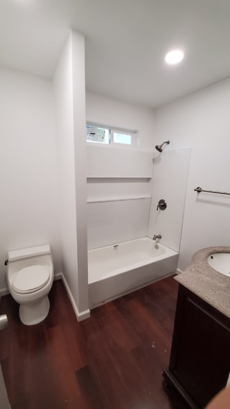 Building Photo - 2730 Lime St