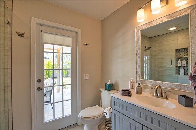 Building Photo - 556 Baffin Dr