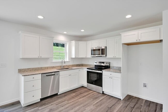 Building Photo - Brand New 3 Bed 3 Bath Single Family Home ...