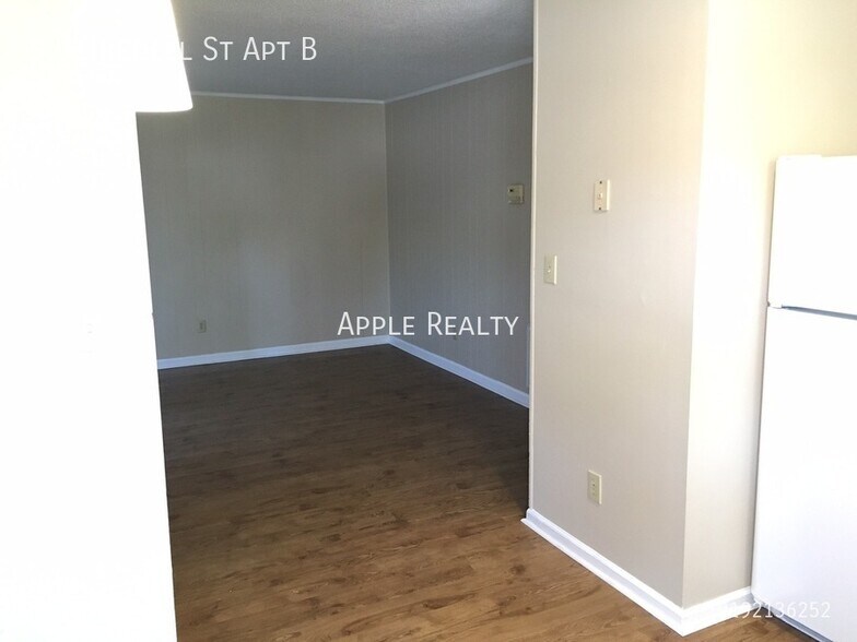 Building Photo - 923 Iredell St