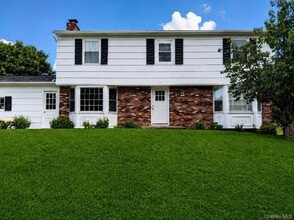 Building Photo - 15 Crestview Dr