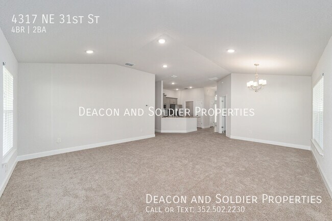 Building Photo - 4317 NE 31st St