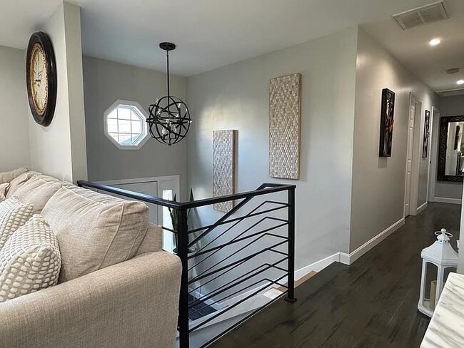 Building Photo - 83 Whiting St