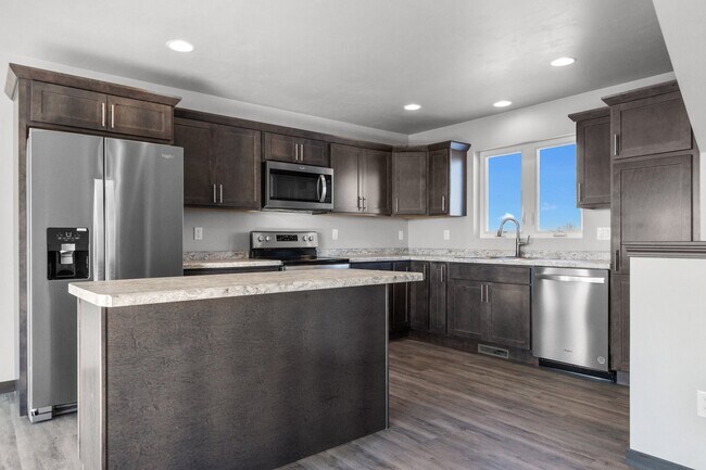 Building Photo - 3653 E Rubyred Dr