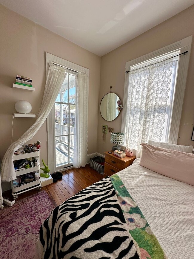 Building Photo - 3 BED | 2.5 BATH | WRAP AROUND PORCHES | MIDTOWN