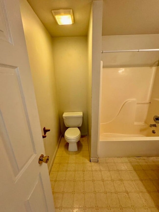 Building Photo - 3 Bedroom, 2 Bathroom 4-Plex