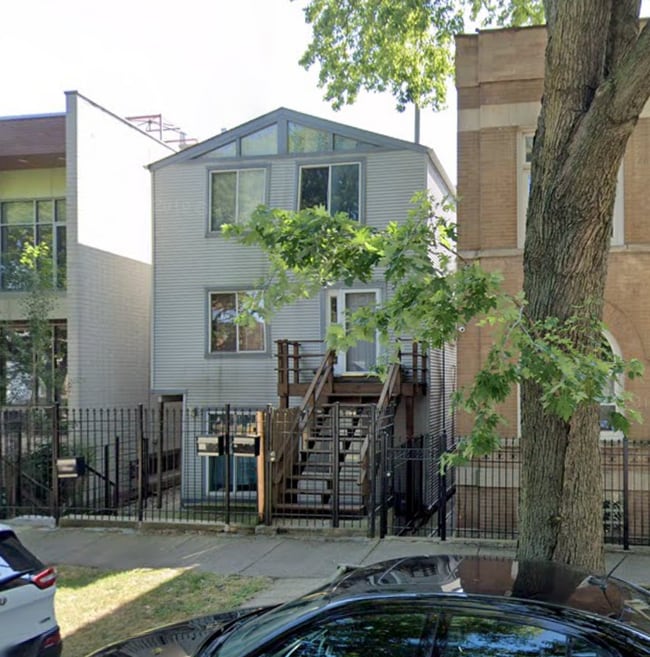 Building Photo - 1827 N Marshfield Ave