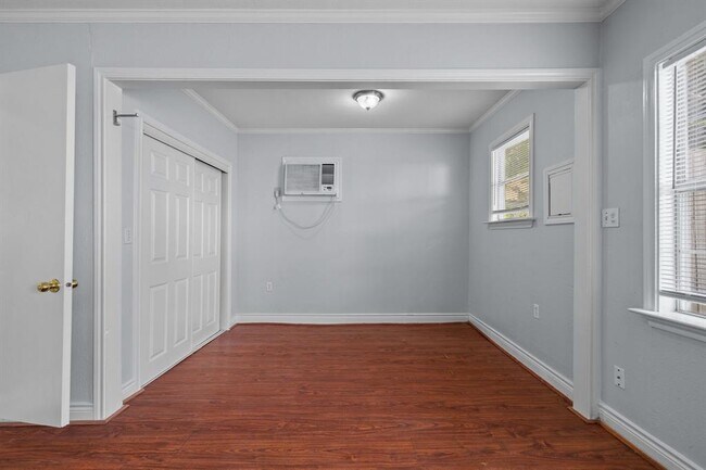 Building Photo - 4367 Varsity Ln