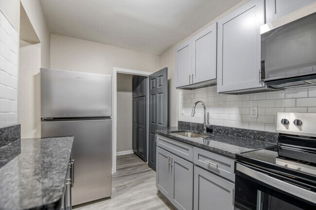 Building Photo - 8413 Kavanagh Rd