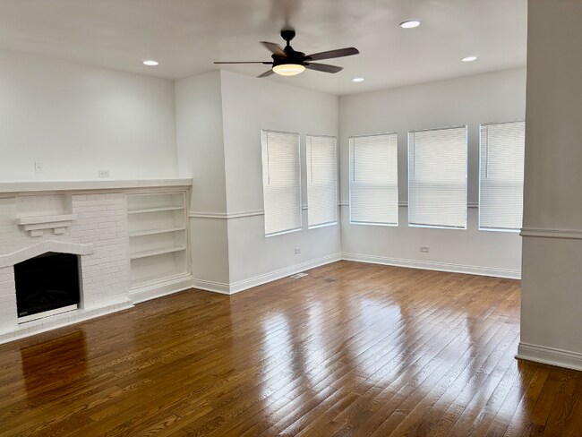 Building Photo - 8053 S Throop St