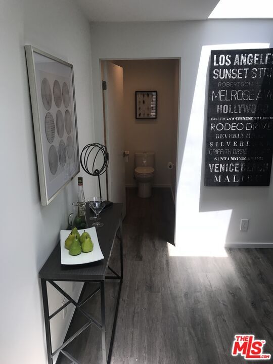 Building Photo - 516 N San Vicente Blvd