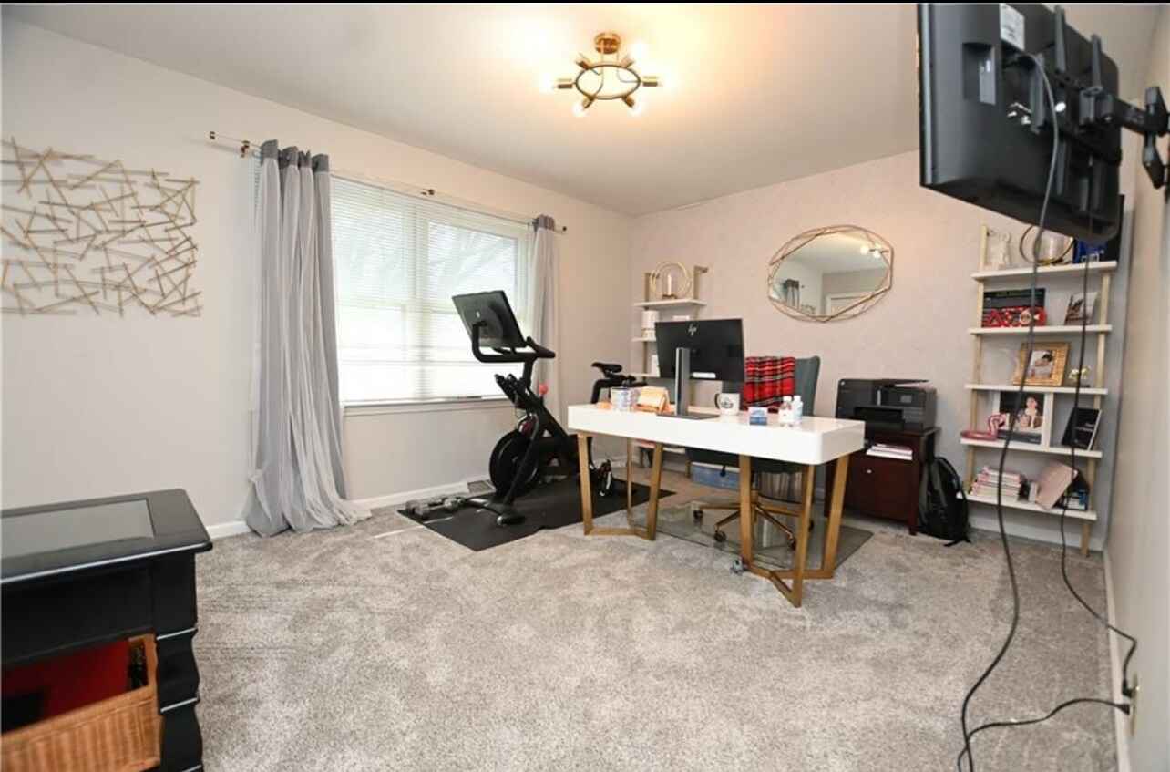 Building Photo - 7015 Keston Cir