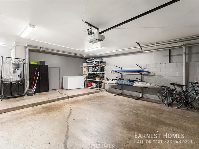 Building Photo - 15175 Magnolia Blvd