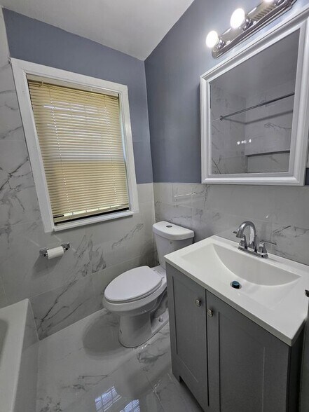 Building Photo - 3401 15th St SE