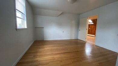 Building Photo - 143 Billings St