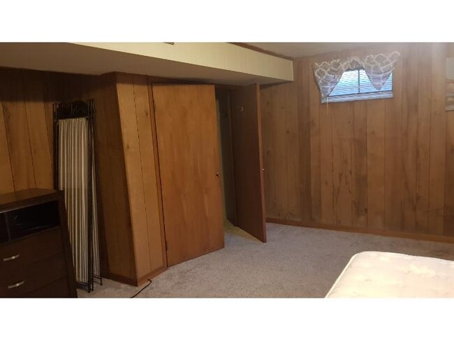 Building Photo - 1624 Wilton Rd