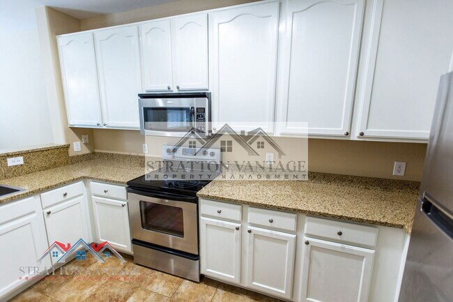 Building Photo - 2743 S Sulley Dr