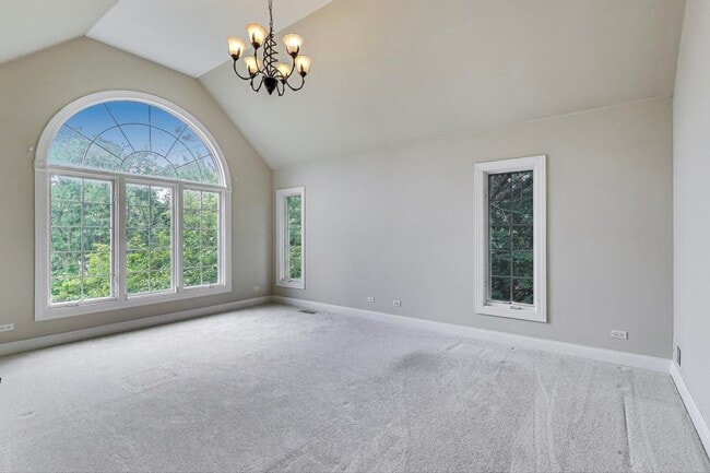Building Photo - 107 W 59th St