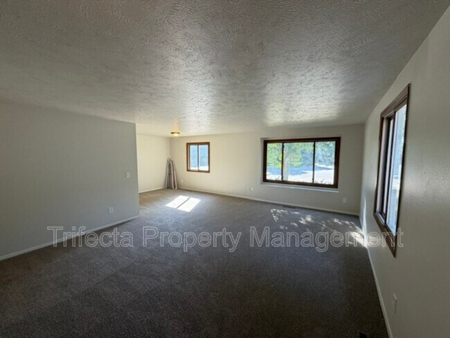 Building Photo - 3313 Dunbar Ave