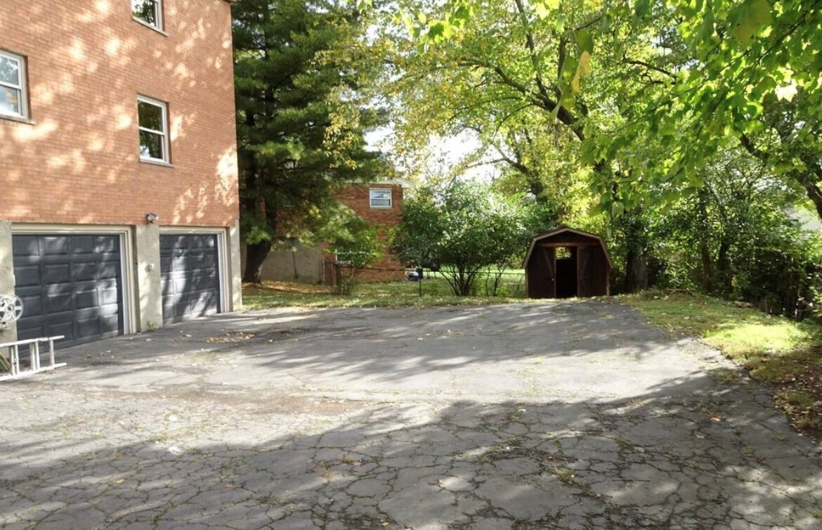 Building Photo - 4924 Kelsch Ln