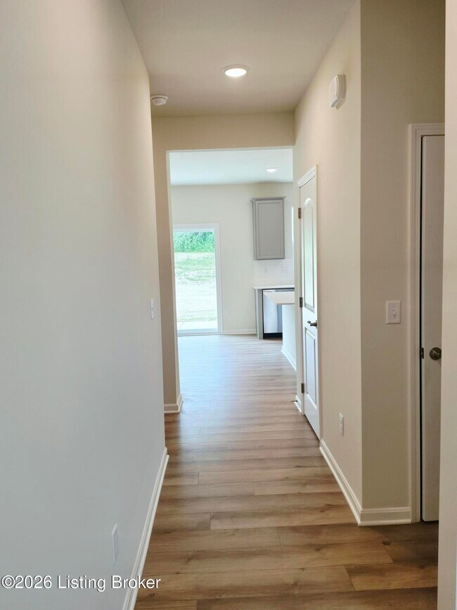 Building Photo - 8302 Fairmount Rd