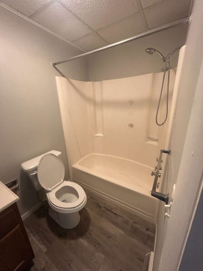Building Photo - 1 Bedroom Apartment in Leicester - Available Immediately