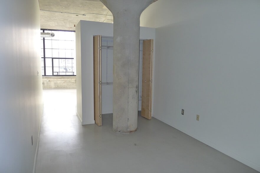 Building Photo - 41 Burroughs St