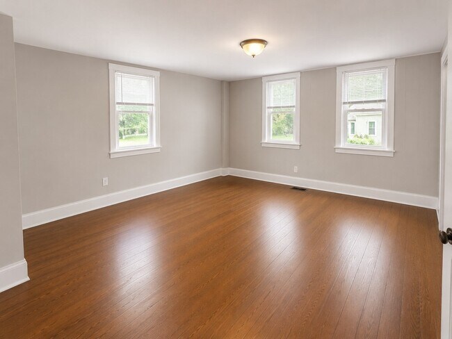 Building Photo - 16 Hazelnut Pl