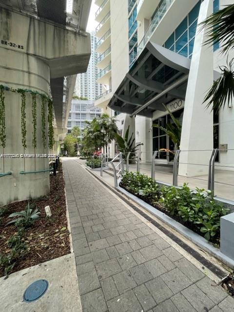 Building Photo - 1100S S Miami Ave