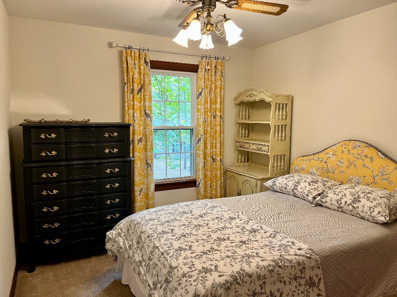 Building Photo - 13600 Fox Chase Terrace