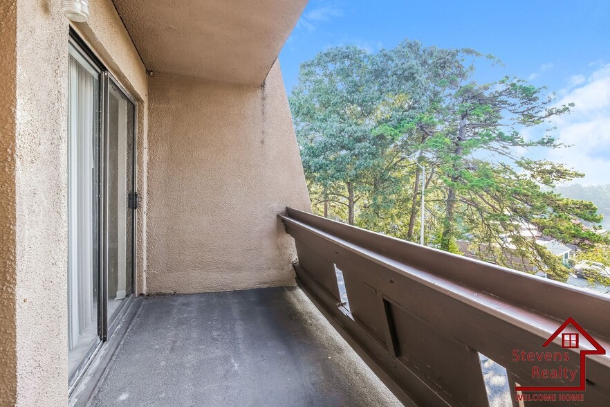 Building Photo - 915 S Seminole Dr