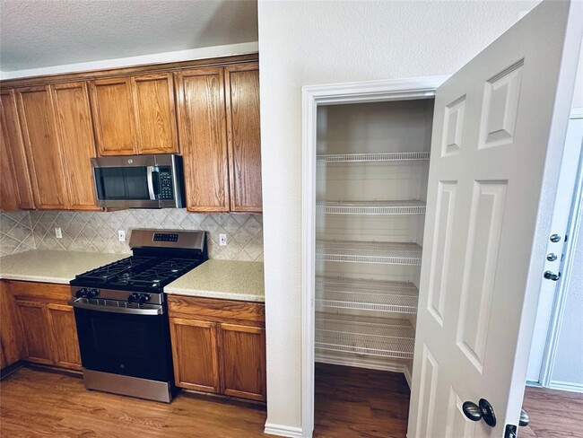 Building Photo - 408 Yucca House Dr