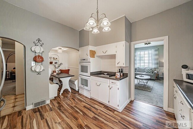 Building Photo - 2910 E Lincoln Rd