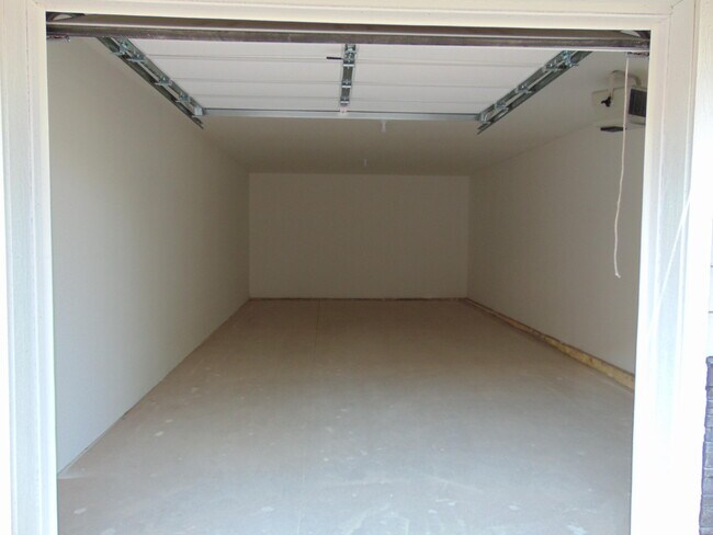 Building Photo - 1143 88th Ave