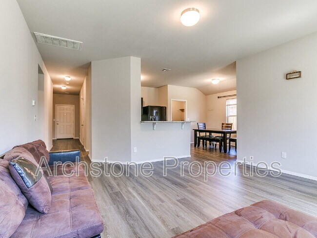 Building Photo - 1308 Dustin Dr