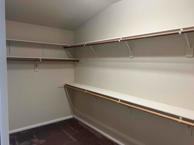 Building Photo - 205 Valare St