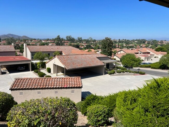 Building Photo - Oaks North Townhome with Views