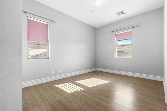 Building Photo - Canyon Falls Single-Story: Chef’s Kitchen, Office + Built-In BBQ Yard (3-Car)