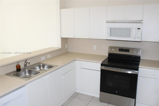 Building Photo - 4284 SW 157th Ave