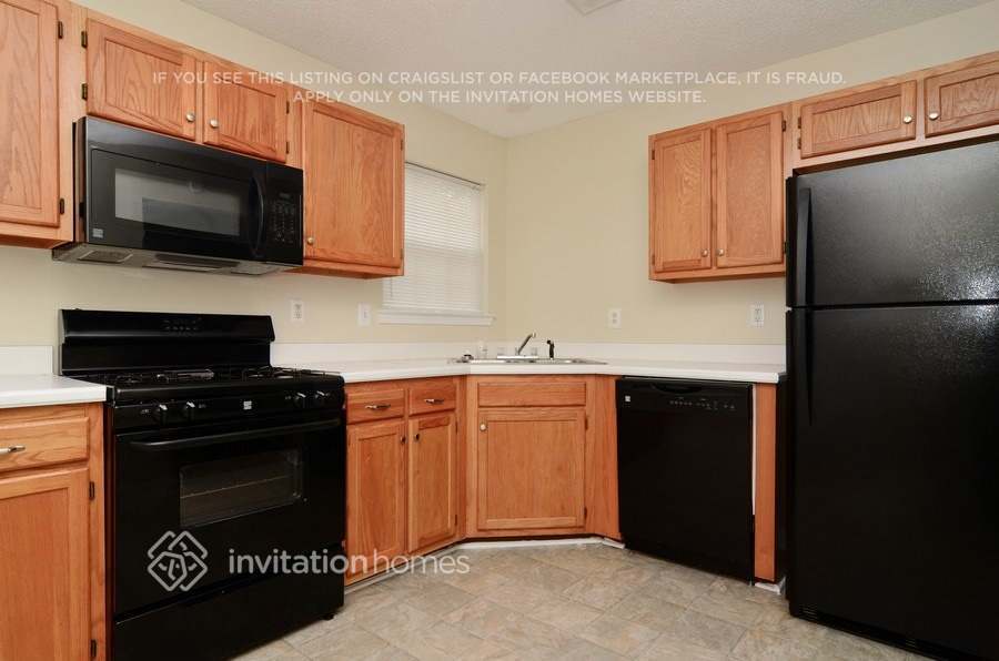 Building Photo - 124 Woodmill Ct