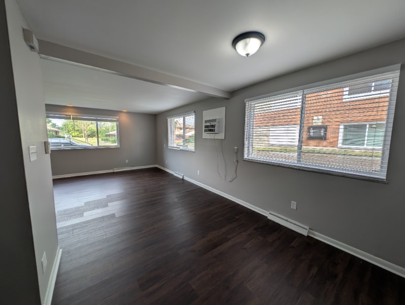 Building Photo - 110 Cromwell Pl